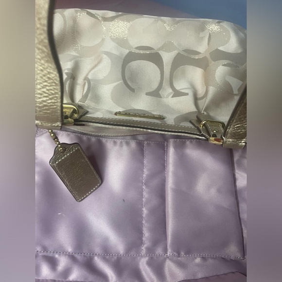 Authentic Coach Purse! #035COA - Picture 6 of 9